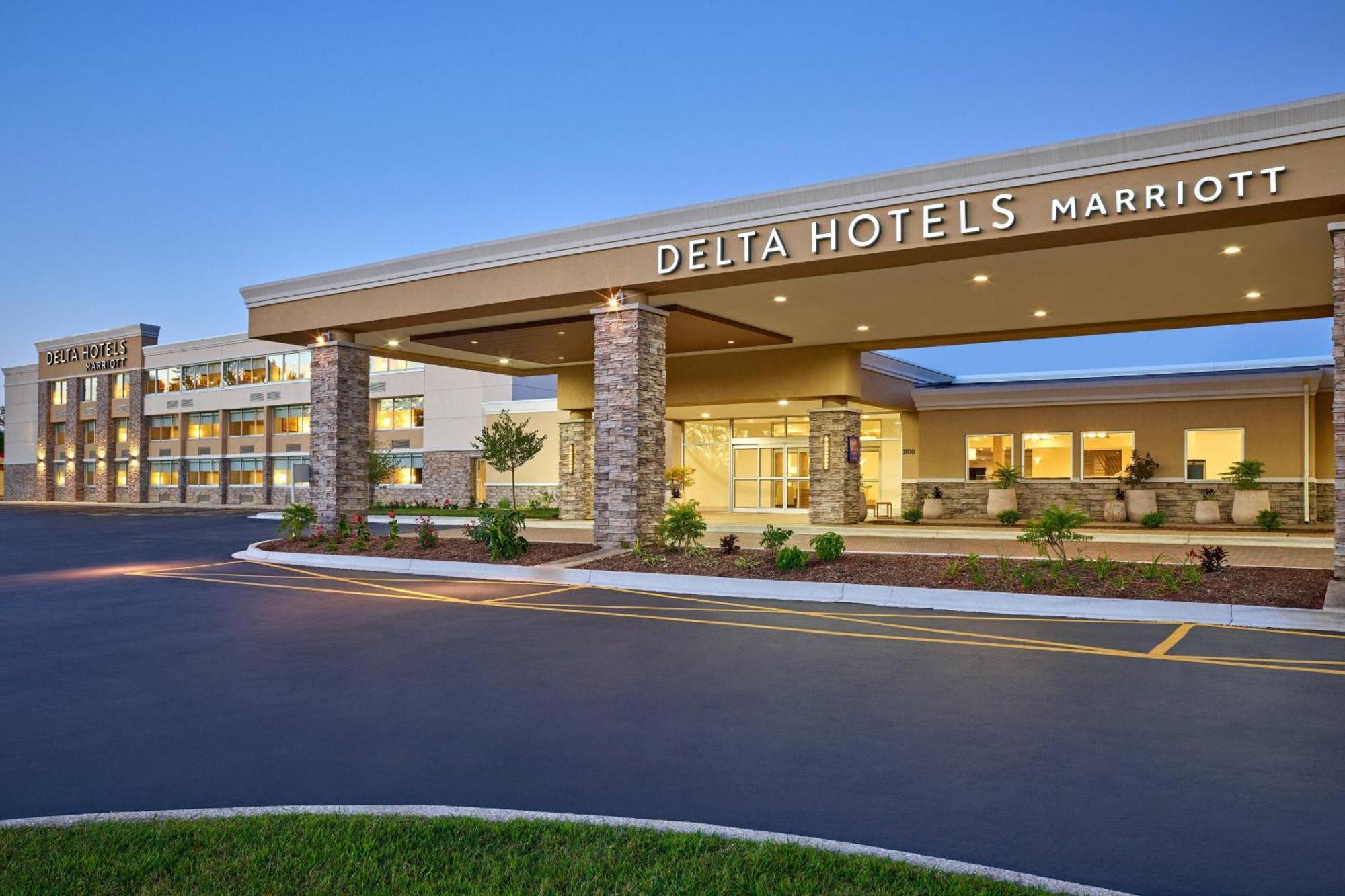 Delta Hotels By Marriott Chicago Willowbrook Exterior foto